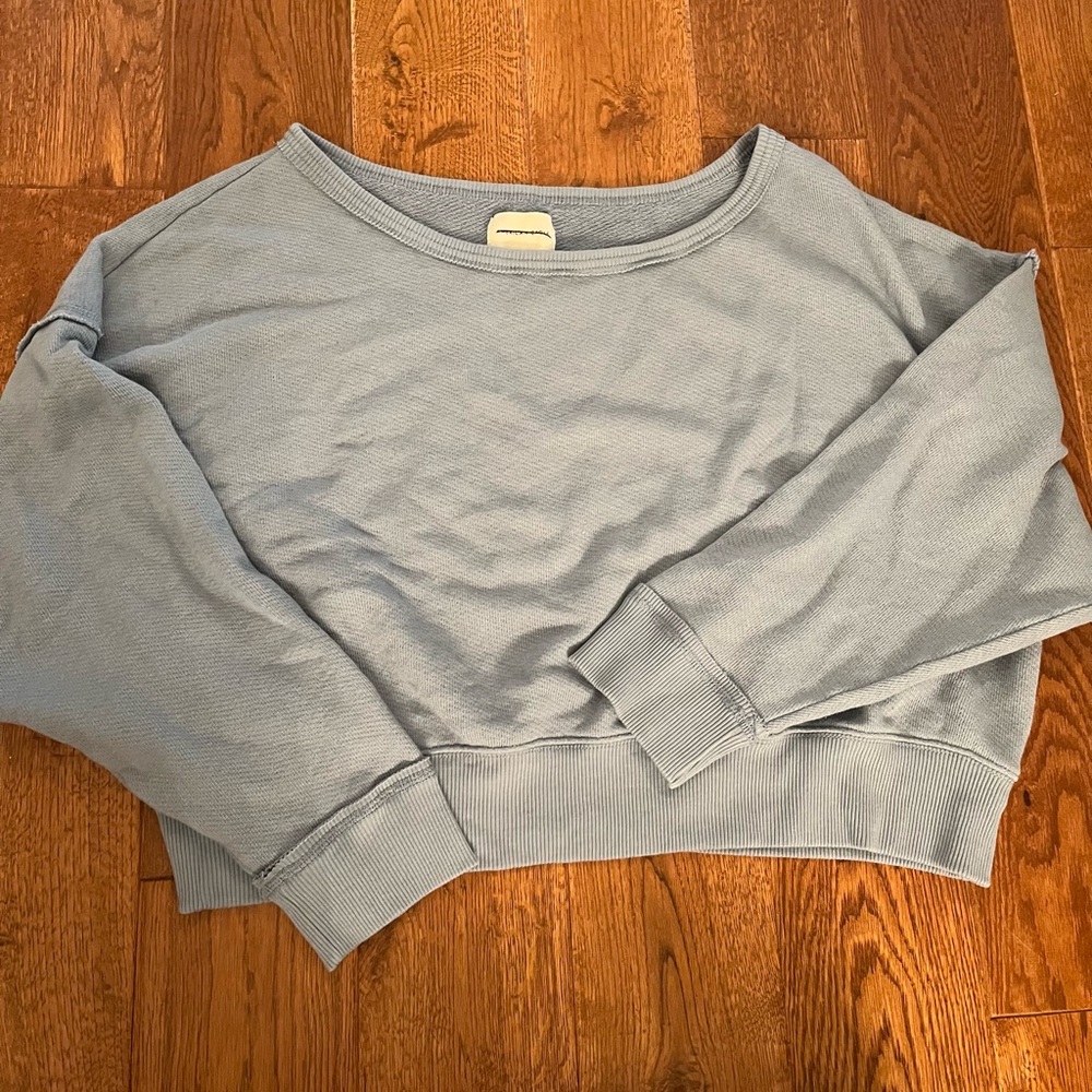 American Eagle light blue sweatshirt
